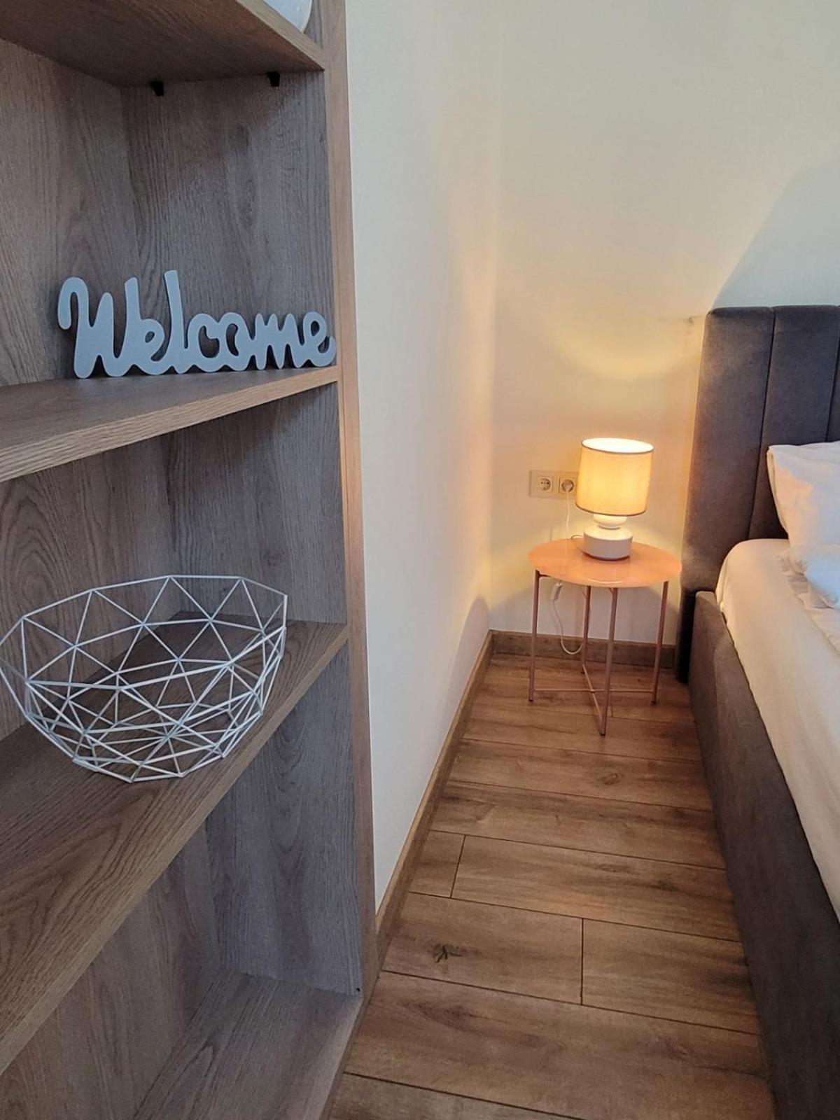 The House - Central Boutique Apartments Kjustendil Esterno foto