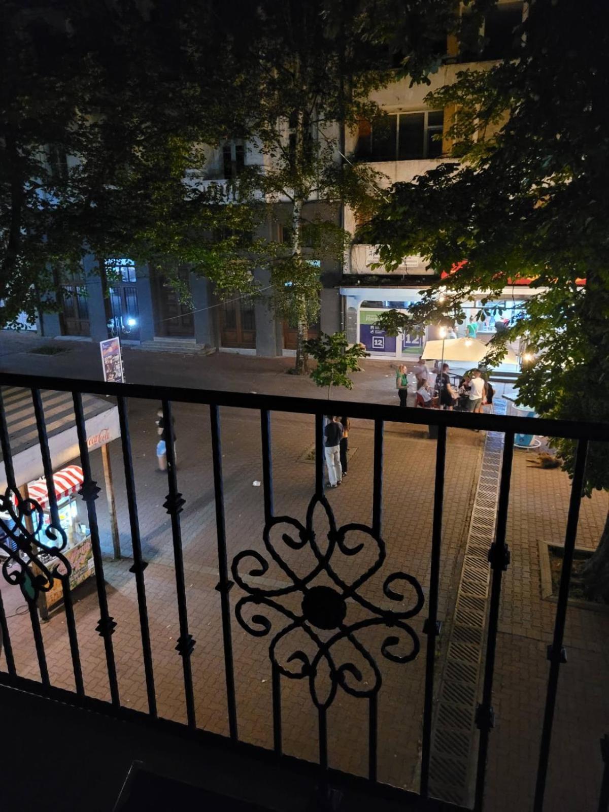 The House - Central Boutique Apartments Kjustendil Esterno foto